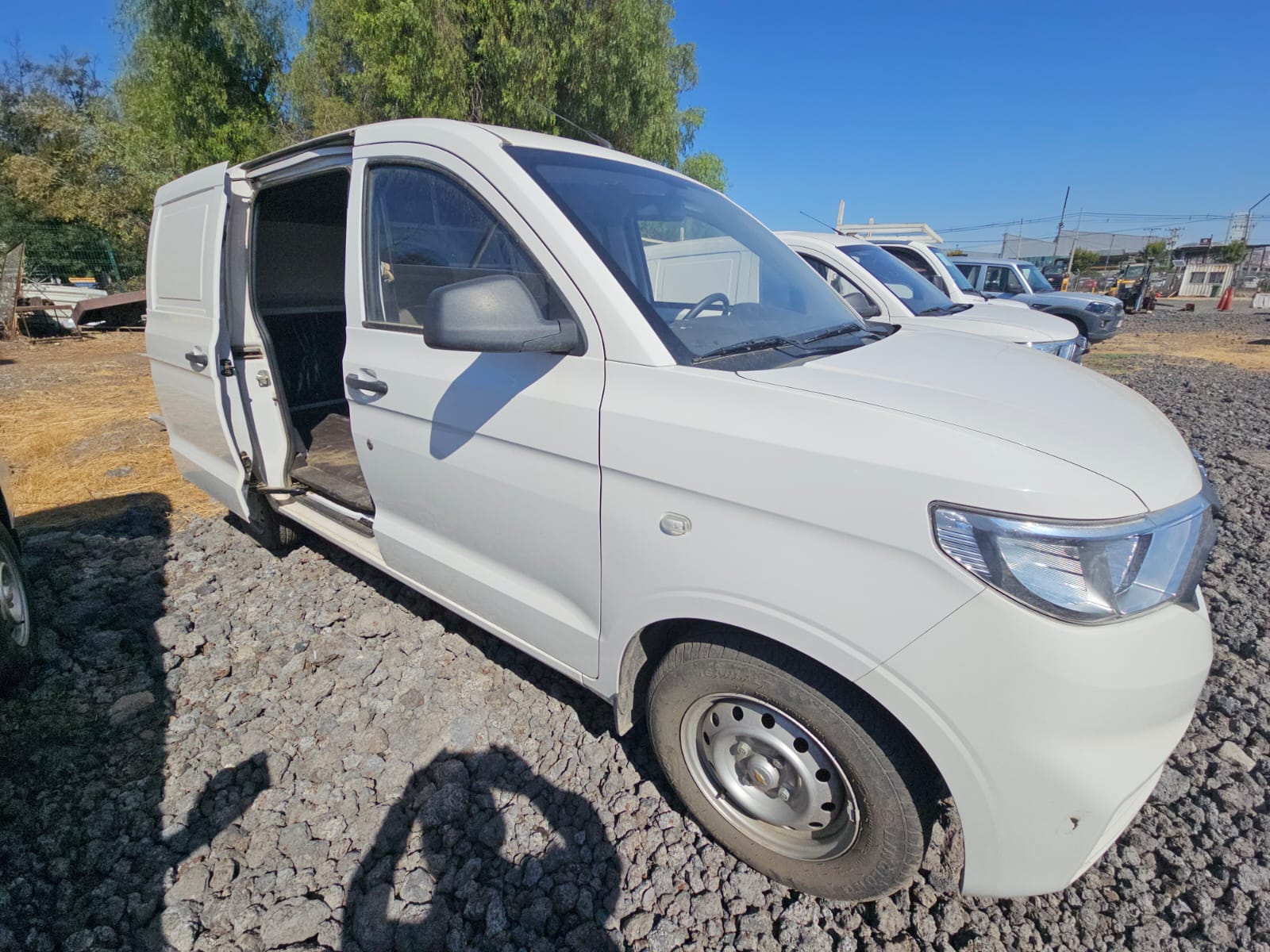 CHEVROLET N400 2025