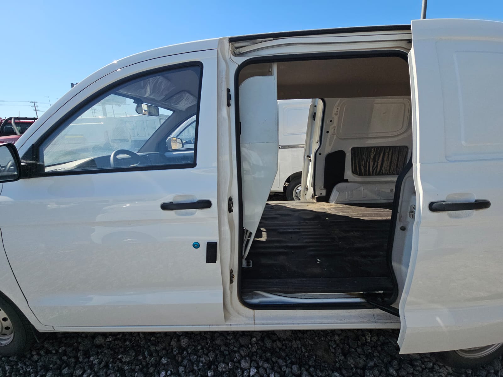 CHEVROLET N400 2025